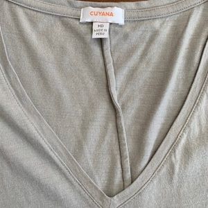 Cuyana T-Shirt